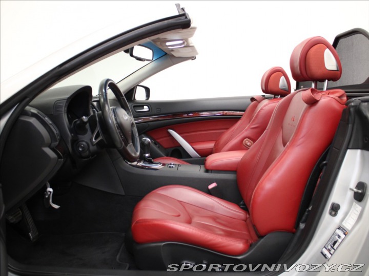 Infiniti G37 3,7 V6 235kW Premium 107t 2011