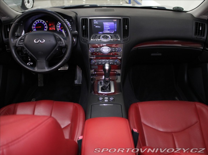 Infiniti G37 3,7 V6 235kW Premium 107t 2011