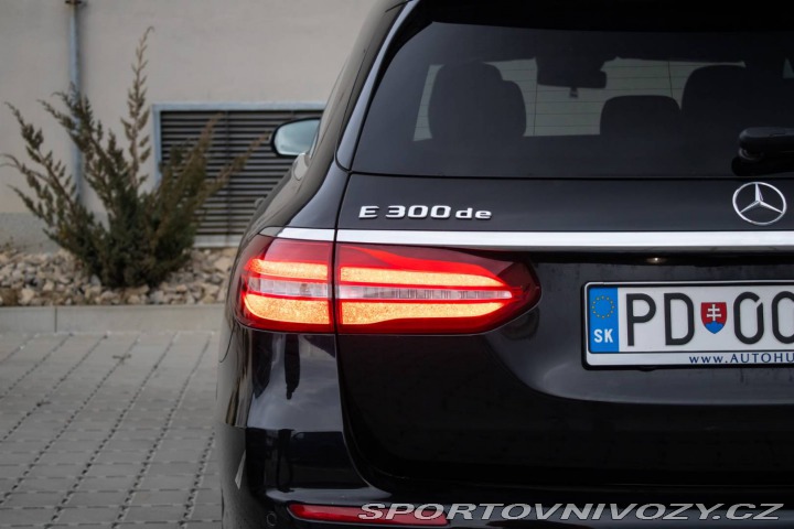 Mercedes-Benz E Kombi 300DE AMG Packet / 2021