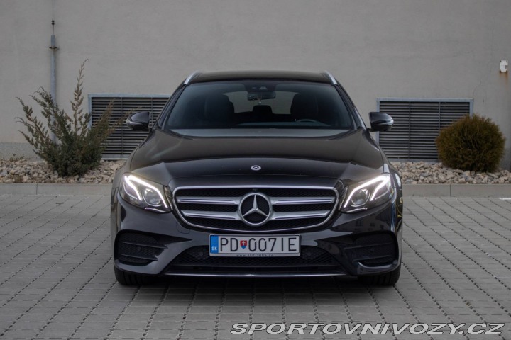 Mercedes-Benz E Kombi 300DE AMG Packet / 2021