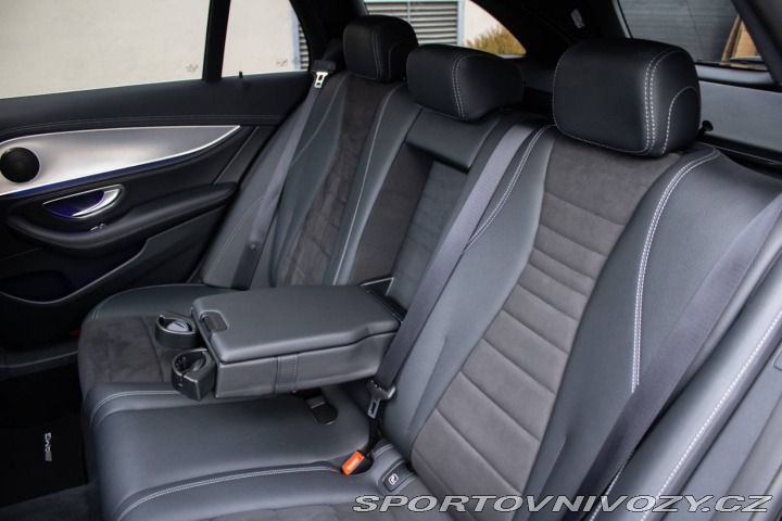 Mercedes-Benz E Kombi 300DE AMG Packet / 2021