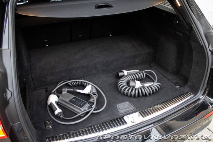 Mercedes-Benz E Kombi 300DE AMG Packet / 2021