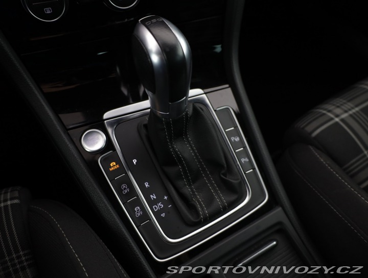 Volkswagen Golf Highline 2.0 TDI GTD 2017