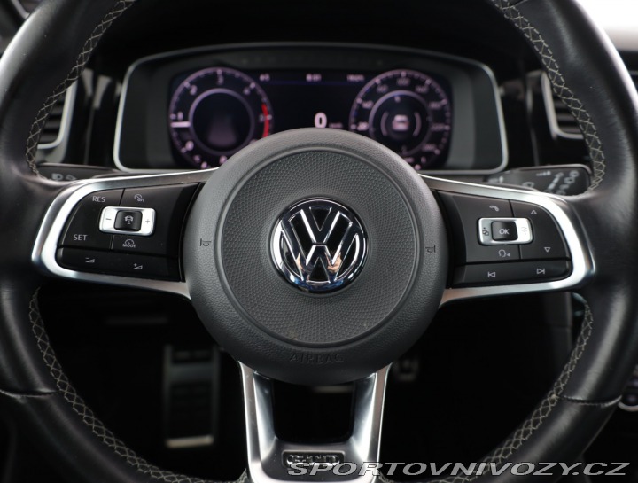 Volkswagen Golf Highline 2.0 TDI GTD 2017