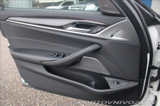 BMW 5 3,0 30d xDrive MSport h/k 1800