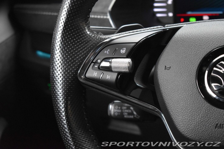 Škoda Octavia RS RS 2.0TSI TAŽNÉ*WEBASTO*Č 2021