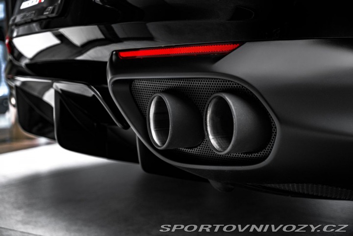 Ferrari 812 Superfast, lift, karbon, 2020