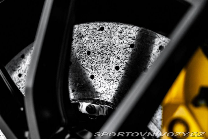 Ferrari 812 Superfast, lift, karbon, 2020