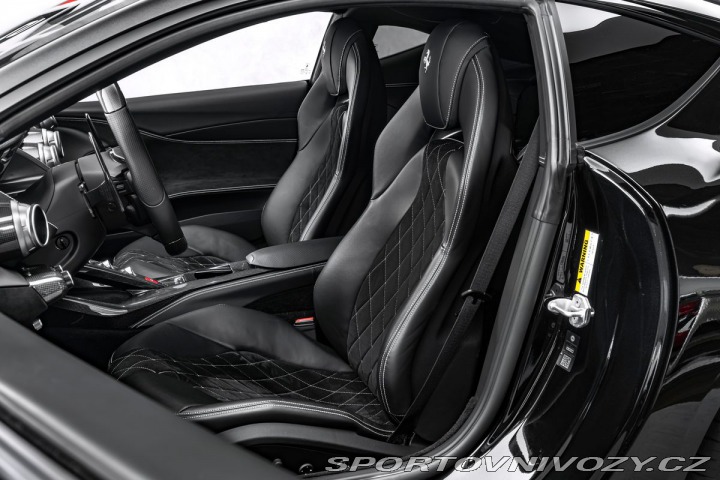 Ferrari 812 Superfast, lift, karbon, 2020