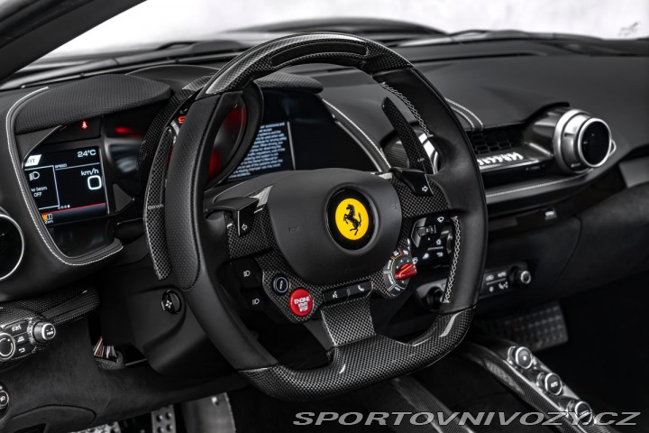 Ferrari 812 Superfast, lift, karbon, 2020