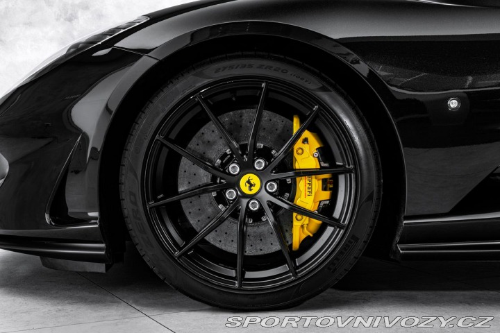 Ferrari 812 Superfast, lift, karbon, 2020