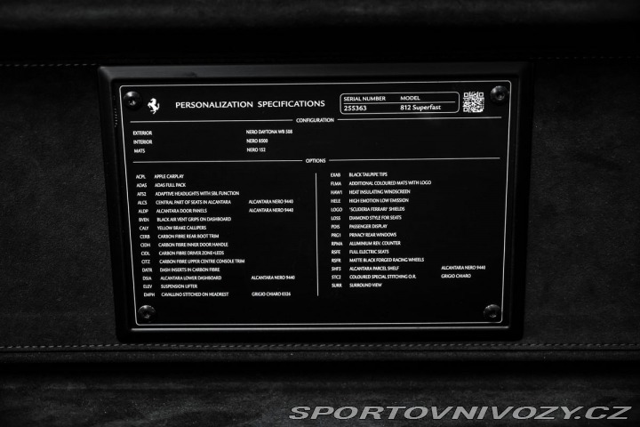 Ferrari 812 Superfast, lift, karbon, 2020