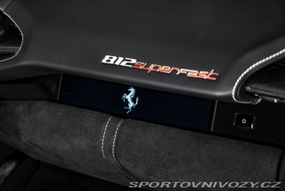 Ferrari 812 Superfast, lift, karbon, 2020