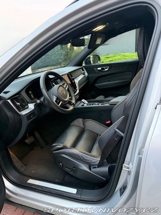 Volvo Ostatní modely XC60 B4 D PLUS DARK 1800