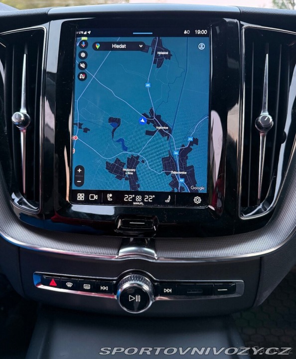 Volvo Ostatní modely XC60 B4 D PLUS DARK 1800