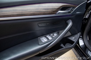 BMW 5 540i xDrive A/T M-Packet 2019