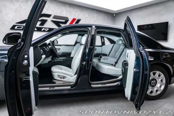 Rolls Royce Ghost 6,6 12 000 km 2012