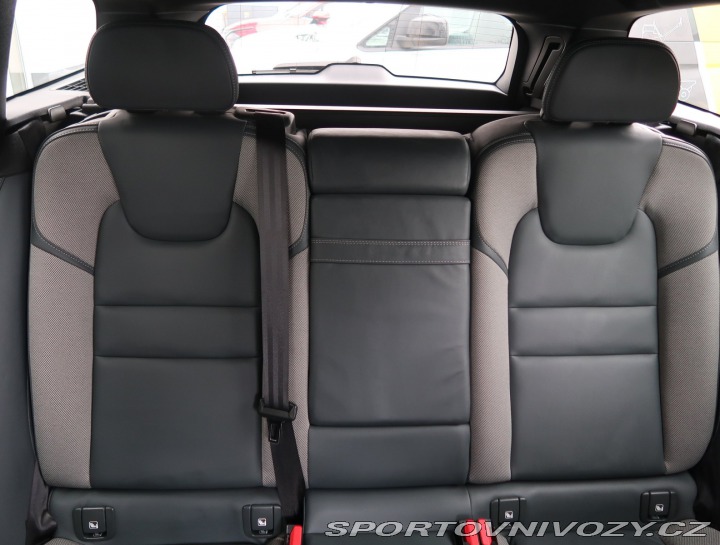 Volvo V60 R-Design T5 2.0 2021