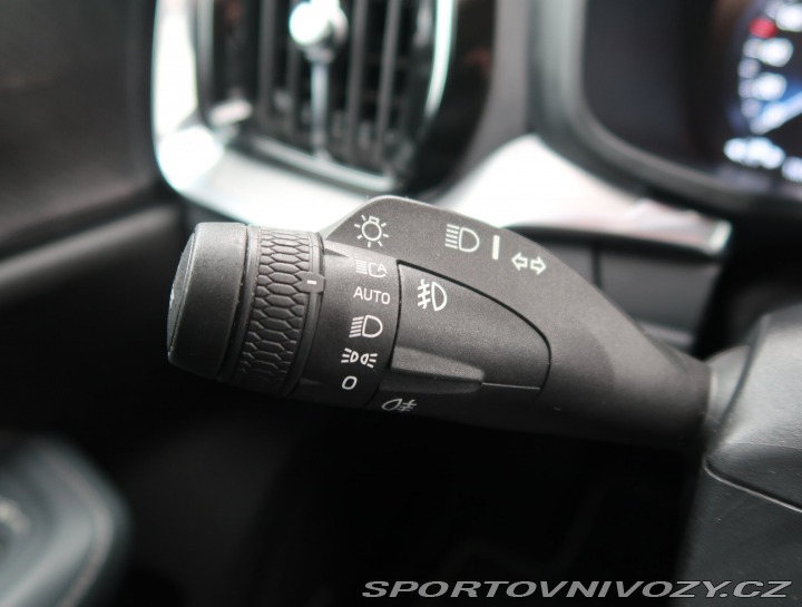 Volvo V60 R-Design T5 2.0 2021