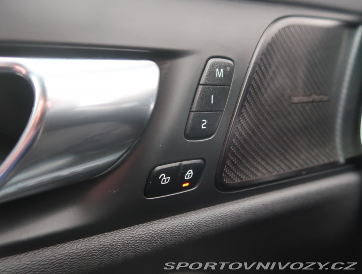 Volvo V60 R-Design T5 2.0 2021