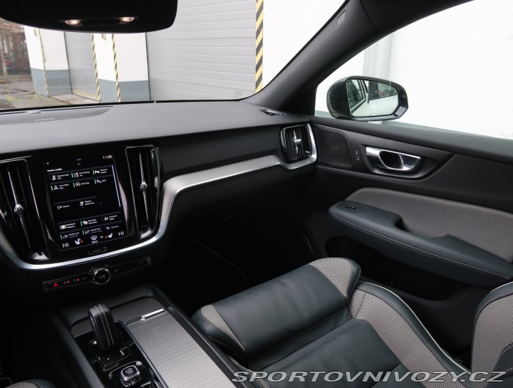 Volvo V60 R-Design T5 2.0 2021