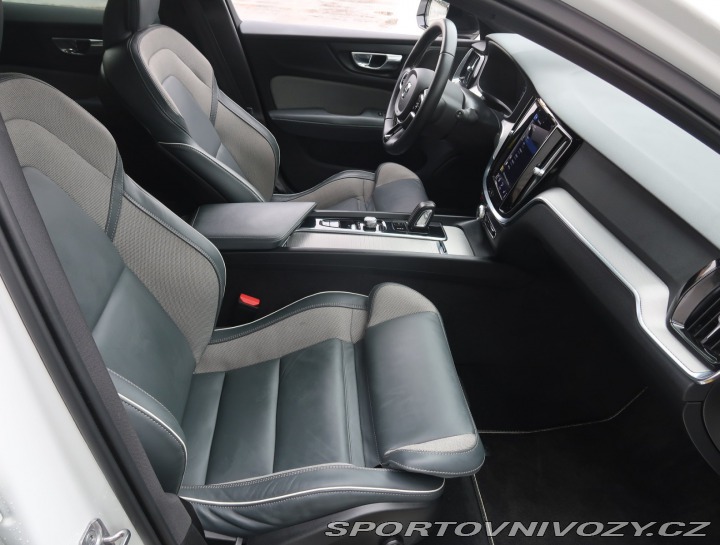 Volvo V60 R-Design T5 2.0 2021