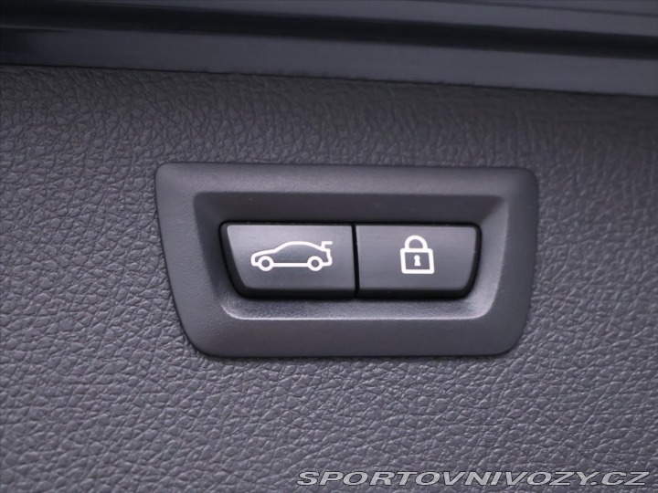 BMW 3 3.0 330d xDrive 190kW Tou 2014