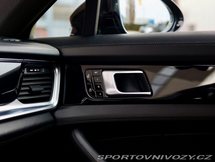 Porsche Ostatní modely Panamera Sport Turismo 4 E-Hybrid 4x4 2019