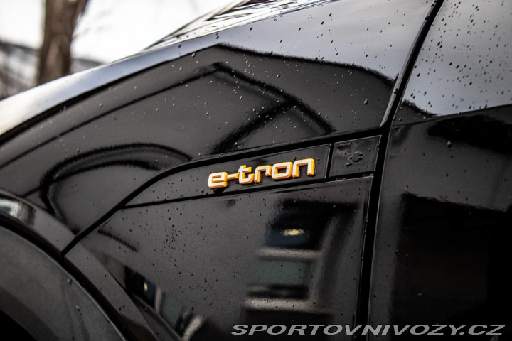 Audi Ostatní modely E-tron 55 quattro Advanced, 300 2020