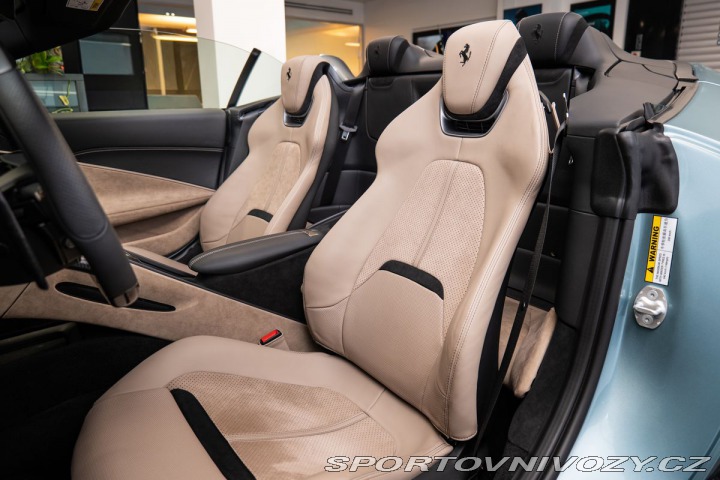 Ferrari Roma Spider Carbon/JBL/360/LED 1800