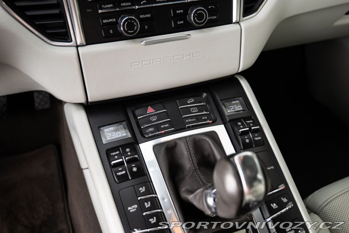 Porsche Macan S 1800