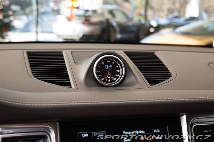 Porsche Macan S 1800