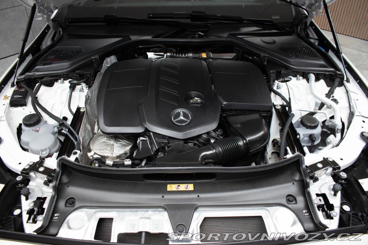 Mercedes-Benz E E 220d AMG*TAŽNÉ*ZÁRUKA*Č 2024