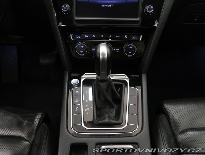 Volkswagen Ostatní modely Passat Highline 2.0 BiTDI 2015