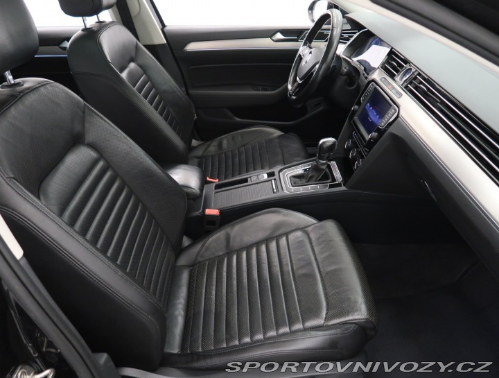 Volkswagen Ostatní modely Passat Highline 2.0 BiTDI 2015