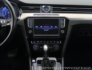 Volkswagen Ostatní modely Passat Highline 2.0 BiTDI 2015