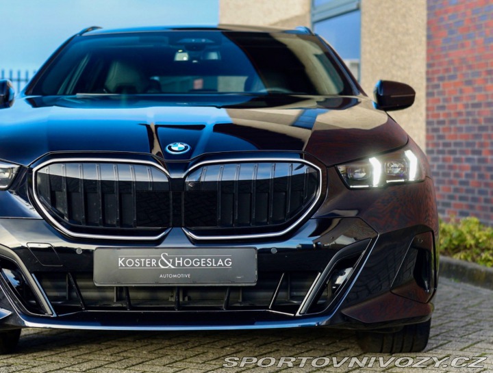 BMW 5 Touring  550e  xDrive | M 2025