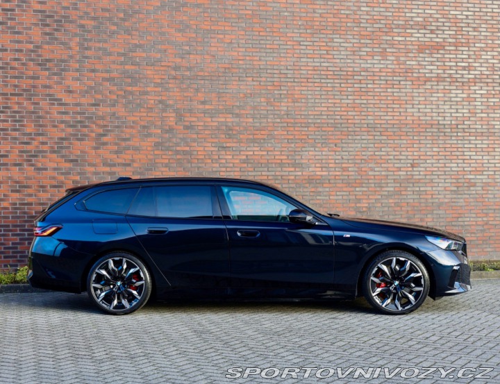 BMW 5 Touring  550e  xDrive | M 2025