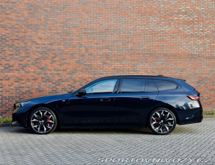 BMW 5 Touring  550e  xDrive | M 2025