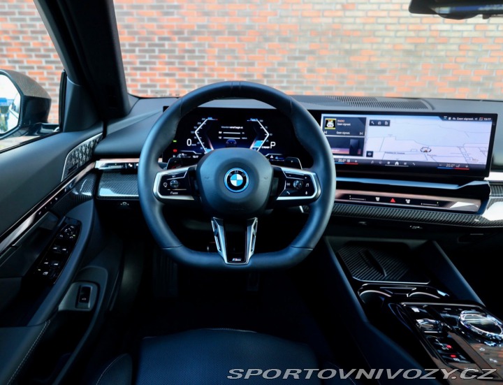 BMW 5 Touring  550e  xDrive | M 2025