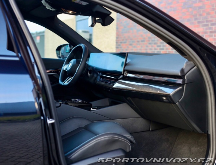 BMW 5 Touring  550e  xDrive | M 2025