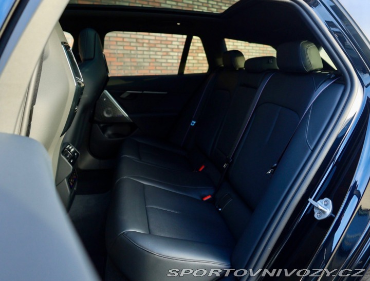 BMW 5 Touring  550e  xDrive | M 2025