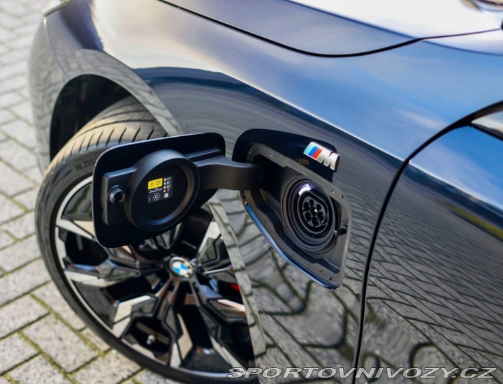 BMW 5 Touring  550e  xDrive | M 2025