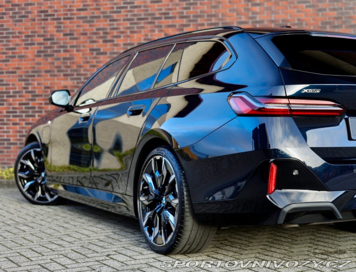 BMW 5 Touring  550e  xDrive | M 2025