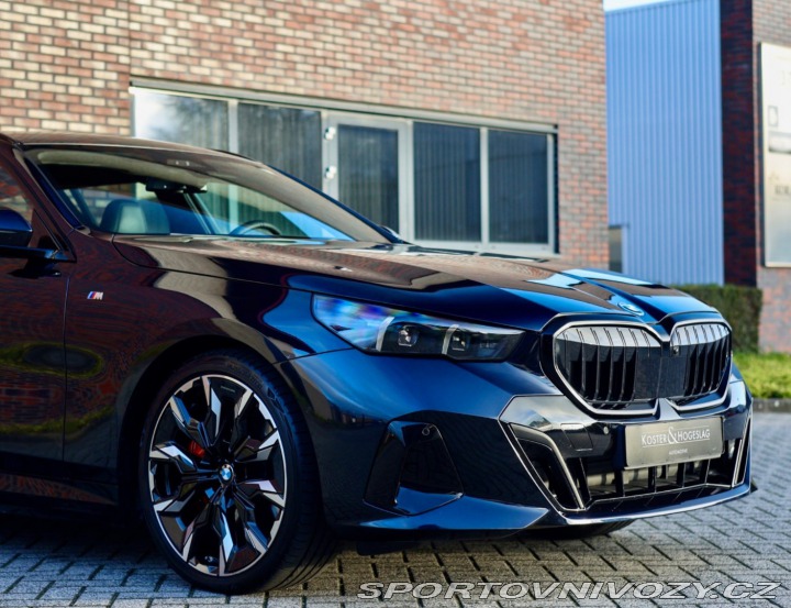 BMW 5 Touring  550e  xDrive | M 2025