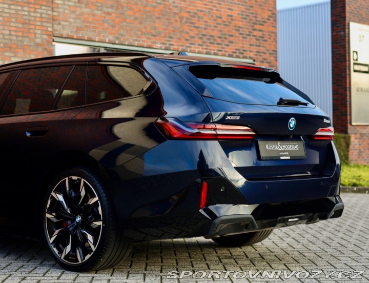 BMW 5 Touring  550e  xDrive | M 2025