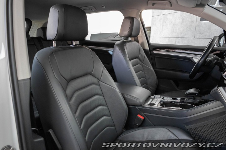 Volkswagen Ostatní modely Touareg 3.0 TDI R-LINE REZERVACE 2019