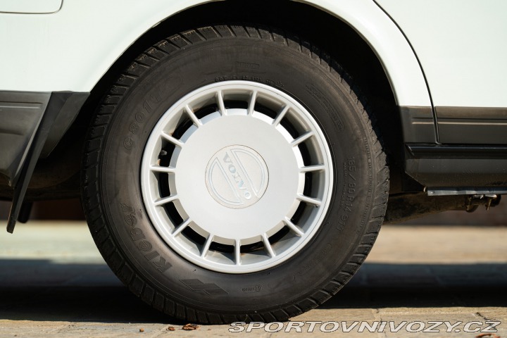 Volvo Ostatní modely 240 GLE Injection 1989