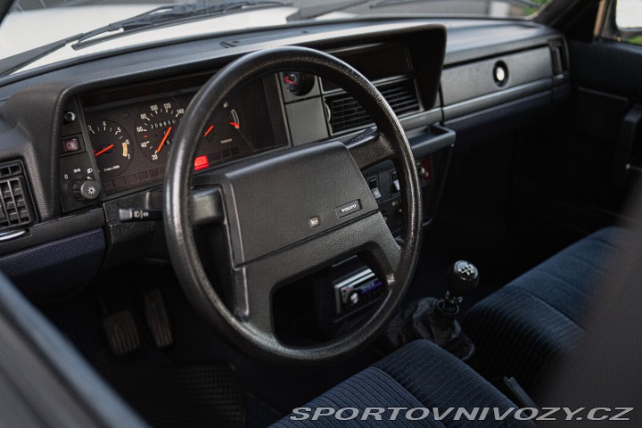 Volvo Ostatní modely 240 GLE Injection 1989