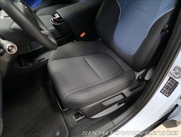 Volvo EX30 SiINGLE RWD PLUS 1. MAJ Č 2025